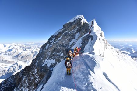 Why We Guide Mount Everest in the Fall: Benegas Brothers Expeditions